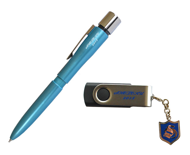 シャチハタネームペン、USBメモリ+校章チャーム
